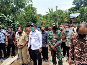 Jalan Desa Lubuk Selo Dibangun Cor Beton