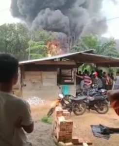 Jago Merah Beraksi di Tempat Penyulingan Minyak Ilegal Terbakar Pemilik Menghilang