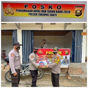 Kapolres Lahat Berikan Bantuan Untuk Posko Gabungan Pengamanan Natal