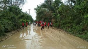 Siswa Bergotong royong, Akses Jalan Menuju SMA Negeri Nibung