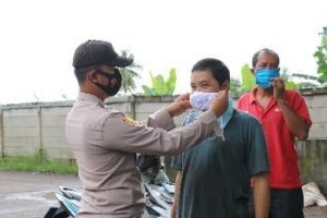 Polres Lahat Tebar Masker Ditiga Titik