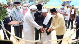 Wako Resmikan SPBU dan Masjid