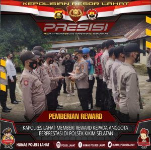 Kapolres Lahat Berikan Penghargaan kepada 12 Personel Polsek Kikim