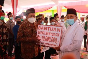 Bupati H. Askolani Bersama Wakil Bupati H. Slamet Somosentono Menggelar Safari Ramadhan di Muara Padang