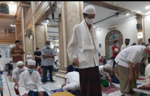 Masjid Al Jihad Palembang, Sholat Taraweh Berjamah Terapkan Protokol kesehatan