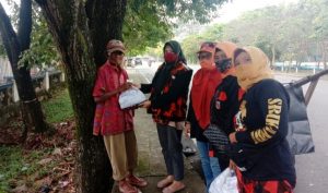 DPC Srikandi Pemuda Pancasila Kabupaten Lahat Bagikan Paket Sembako