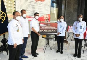 Kemenkumham Salurkan Bantuan kepada Masyarakat Terdampak Covid-19 Serentak di Indonesia