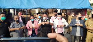 DPP Gencar Bagi Bantuan Beras PPKM Kepada Wartawan di Palembang