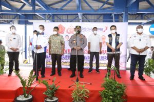 Tinjau Vaksinasi Buruh, Kapolri Minta Buruh Terus Kawal Program Pemerintah Wujudkan Herd Immunity