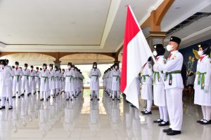 Bupati Mura, Kukuhkan 70 Anggota Paskibraka Dalam Rangka Memperingati HUT RI ke 76