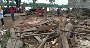 Bupati Banyuasin Memberikan Bantuan Bedah Rumah ke Warga Rantau Bayur