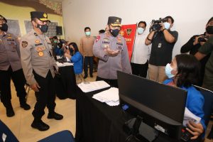 Kapolri Minta Semua Lokasi Pusat Aktivitas Warga Dipasangi Aplikasi Peduli Lindungi