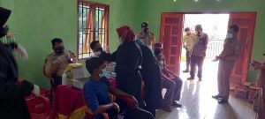 Vaksinasi Polri Presisi Mobile Polres Lahat di Gelar di Kecamatan Tanjung Tebat
