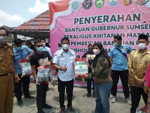 Gubernur Sumsel Bersama DPP Gencar Indonesia Serahkan Bantuan Beras Sekaligus khitanan Massal