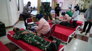 Peringati HUT Ke-76 TNI, Kodam II/ Sriwijaya  Gelar Donor Darah dan Baksos