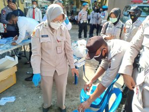 Semua Personel Polda Sumsel Melaksanakan Pemeriksaan Sampel Urine.