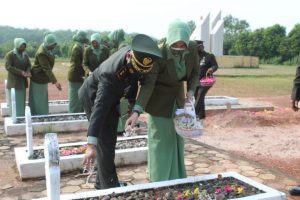 Dalam Rangka HUT TNI ke- 76 Dandim 0430/BA Menggelar Ziarah Ke Taman Makam pahlawan 