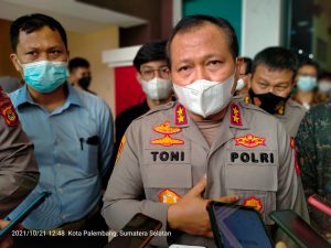 Kapolda Bersama Wakapolda Tinjau Pelaksanaan Vaksinasi Polsri Bersama DPD KAMSRI Sumsel