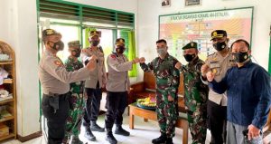 Kapolres Pali Menyerahkan Nasi Tumpeng Sebagai Kado Terindah di Hari Ulang Tahun TNI Ke- 76.