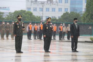 Kapolda Sumsel Menghadiri Upacara Hari Pahlawan Tahun 2021 Bertempat di Taman Makam Pahlawan