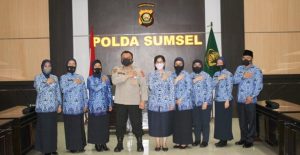 Polda Sumsel Kombes Pol Ucu Kuspriyadi Hadiri Peringatan HUT ke-50 Korpri Melalui Zoom Meeting Ruang Rekonfu LT III, Gedung Promoter Polda Sumsel