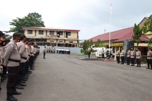 Kapolres Lahat Pimpin Apel Pergeseran Pasukan Pilkades Serentak di kabupaten Lahat Tahun 2021