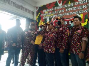 Ketua Umum DPP FBI Serahkan SK kepada DPD FBI Sumsel