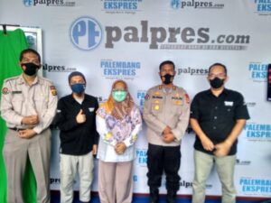 Tingkatkan Jalinan Silaturahmi, Humas Polda Sumsel Mengunjungi Kantor Palpres.com dan Sumek,Co