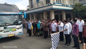 Perdana di Pandemi, Wabup Lahat Lepas Jama’ah Umroh