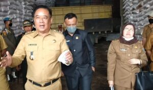 Adanya Keluhan Petani Pupuk Subsidi Langka, Bupati Lahat Respon Cepat Cek Ke Gudang Pupuk
