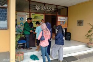 Perum Bulog KC Lahat, Operasi Pasar  Minyak Goreng Rp 14.000,- Perliter