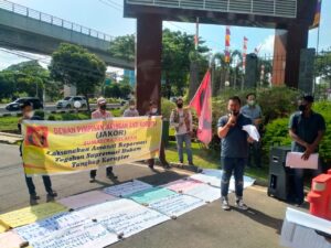 Terkait Dugaan KKN, Massa JAKOR Gelar Aksi di Kejati Sumsel