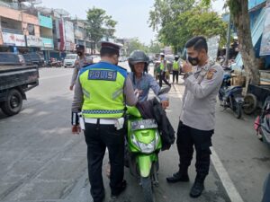 Polres Lahat Razia Simpatik Vaksinasi, Sasar Pengguna Jalan