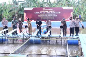 Gubernur Sumsel Bersama Kapolda Sumsel Meresmikan Kampung Cantik Delft In Palembang