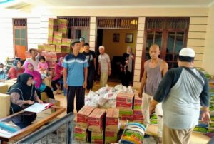 Jelang Ramadhan 1443 H, Bantuan Sembako Dek Sangke Peduli Disalurkan