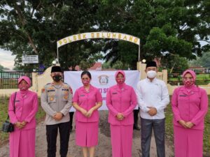 Polsek Gelumbang Dan Jajaran , Berbagi Takjil Bagi Masyarakat Dan Pengguna Jalan Di Kota Gelumbang