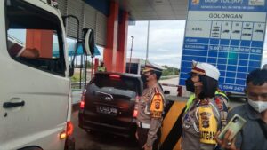 Tinjau Arus Balik di Bakauheni , Kapolri Minta Masyarakat Manfaatkan WFH dan Libur Sekolah