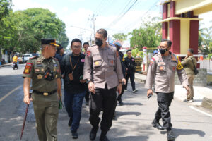 Kapolres Lahat Pimpin Langsung Pengamanan Aksi Unjuk Rasa Damai Sidang Pra Peradilan Kades Gedung Agung kabupaten Empat Lawang