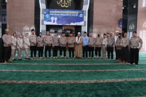 Kapolda Sumsel Didampingi Wakapolda Melepas Jamaah Haji Polda Sumsel