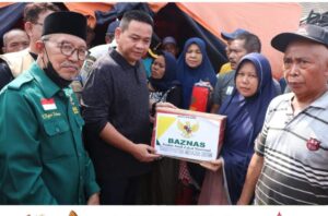 Tinjau Kebakaran Pasar Tanjung Enim, Plh. Bupati Serahkan Bantuan Kepada 12 KK Korban Terdampak