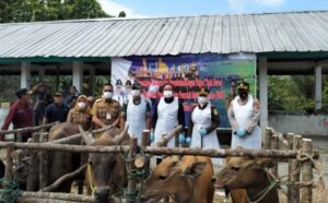 Bupati Lahat Didampingi Forkompinda Melaunching Vaksinasi dan Pengukuhan Gugus Tugas Pengendalian dan penanggulangan PMK