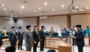 Cik Ujang SH Lantik Tim Percepatan Pembangunan Kabupaten Lahat, Ini Namanya