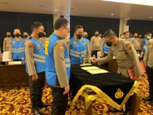 Irwasda Sumsel Kombes Didampingi Karo SDM Polda Sumsel Pimpin Pengambilan Sumpah dan Penandatangan Fakta Integritas Seleksi PAG
