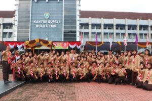 Upacara Hari Pramuka ke-61, Pj. Bupati Sematkan Lencana Darma Bhakti dan Penghargaan Pancawarsa