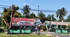 Sambut HUT RI Ke-77, Danramil 405-12/Lahat Ajak Pasang Umbul Umbul dan Bendera