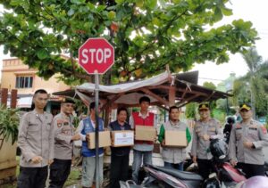 Ojek dan Supir Angkot Mendapat Bantuan Sosial dari Polres Lahat
