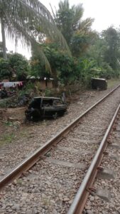 Laka Kereta dengan Mobil L 300 di Perlintasan Kota Raya, Ibu dan Balita Meninggal Dunia