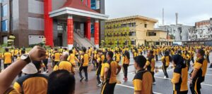 Jaga Kebugaran Tubuh, Personel Polda Sumsel Ikuti Olahraga Bersama