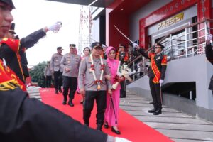 Detik..detik Irjen Pol Drs Toni Harmanto Meninggalkan Mapolda Sumsel