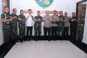 Panglima Kodam II/Sriwijaya Sambut Secara Langsung Kunjungan Kapolda Sumsel